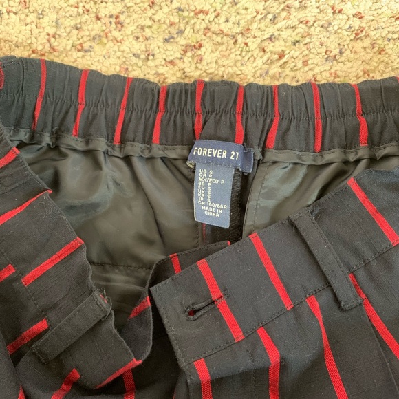 Forever21 striped cropped pants - Picture 4 of 4